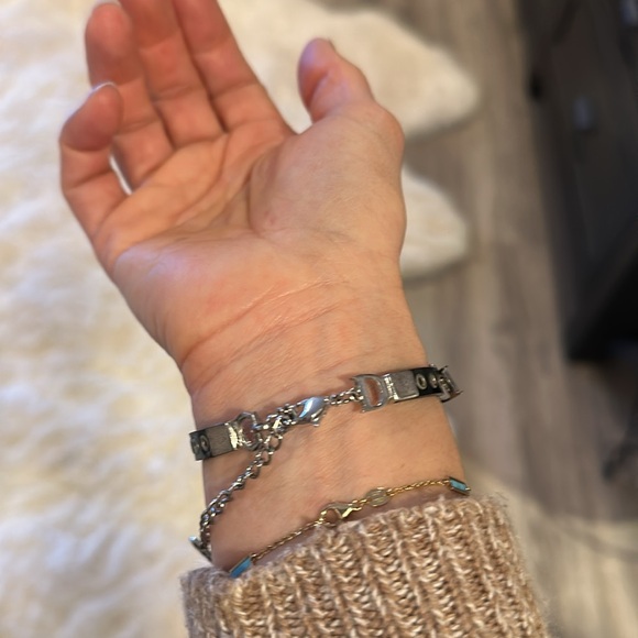 Authentic Dior Bow bracelet. Black patent leather. - Picture 7 of 8